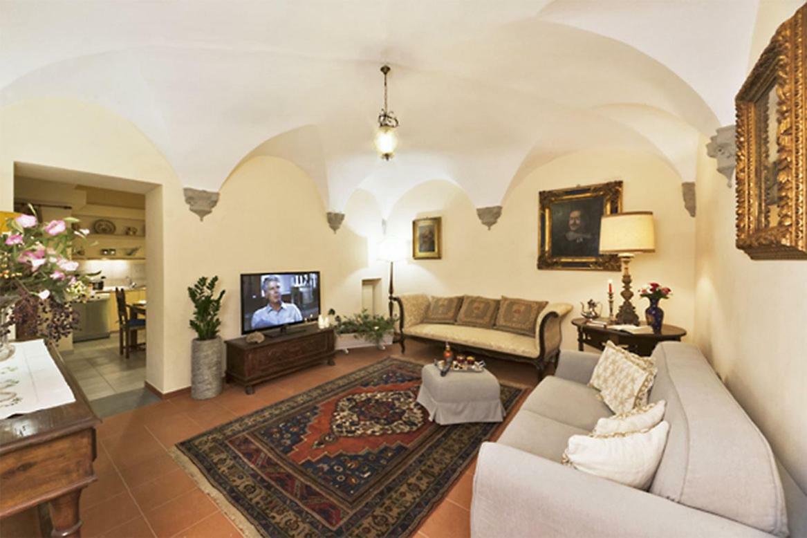 Via Dei Fossi Apartment Florenz Exterior foto